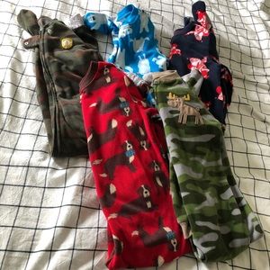 Lot of 5 Pairs of Boys 4T Footed Pajamas Warm Zip